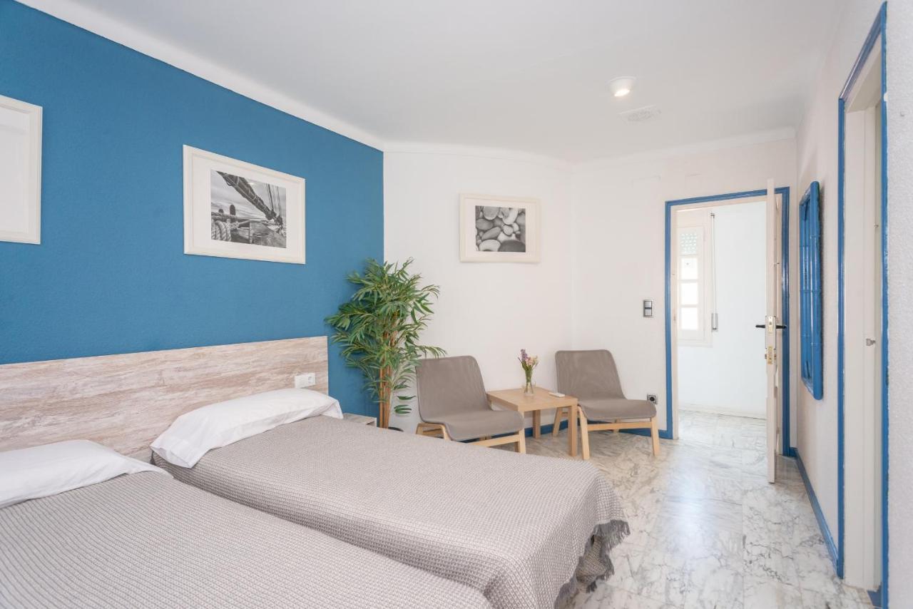 Villa Requesens On Canal Empuriabrava Exterior photo