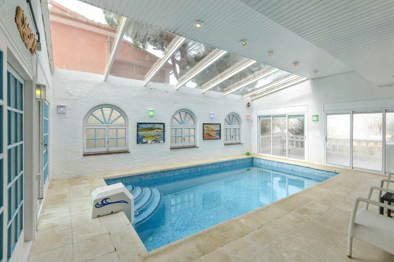 Villa Requesens On Canal Empuriabrava Exterior photo